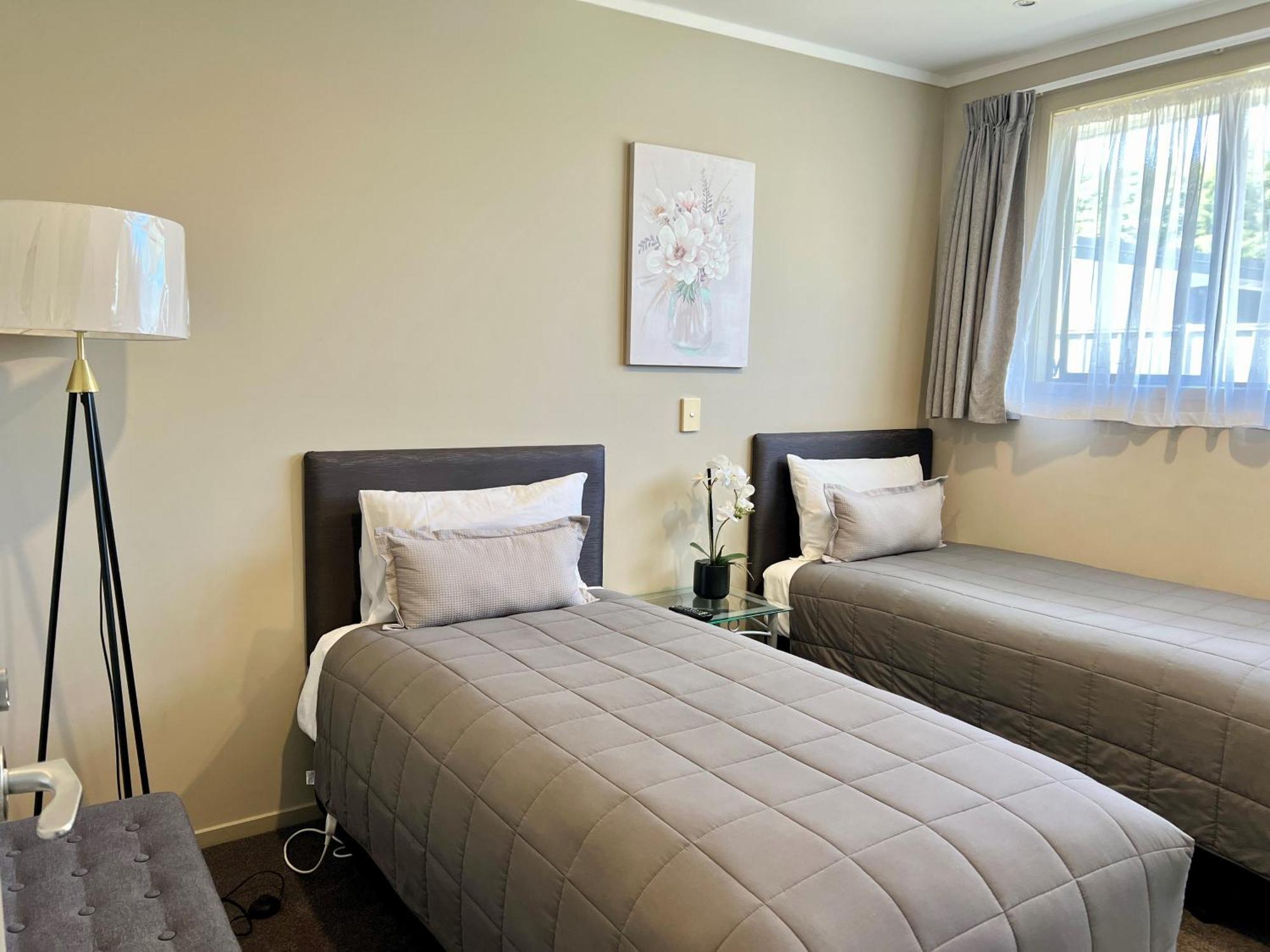 Ashbrook Motel 4*